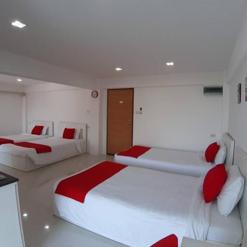 SLT Apartment Bangkok - Tap to explore photos