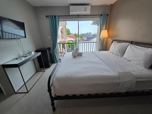 Khao Oat Airport Room Type - King Suite with Balcony