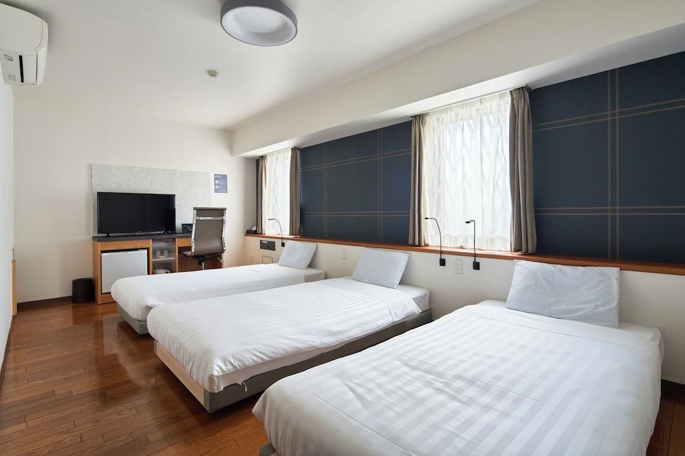 TOKIO's HOTEL Room Type - TOKIO's Triple Room