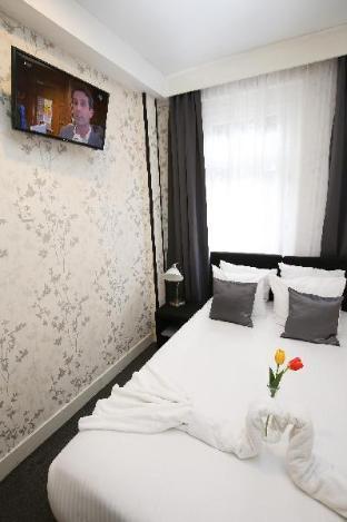 Flipper Hotel Amsterdam Room Type - Economy Small Double or Twin Room with Shared Bathroom Flipper Hotel Amsterdam Room Type - Economy Small Double or Twin Room with Shared Bathroom