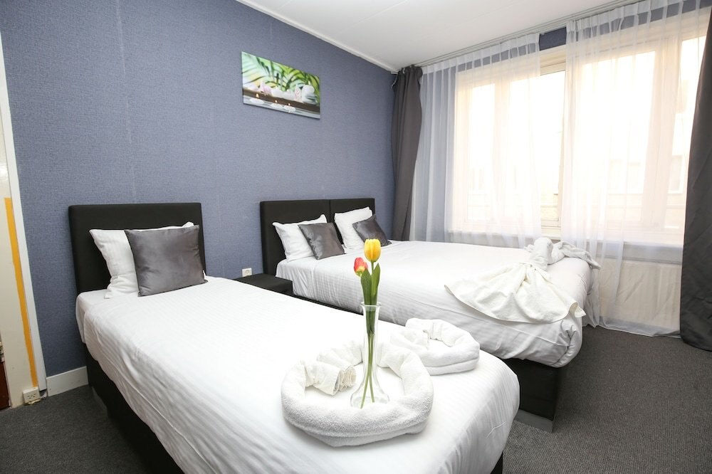 Flipper Hotel Amsterdam Room Type - Triple Room, Private Bathroom Flipper Hotel Amsterdam Room Type - Triple Room, Private Bathroom