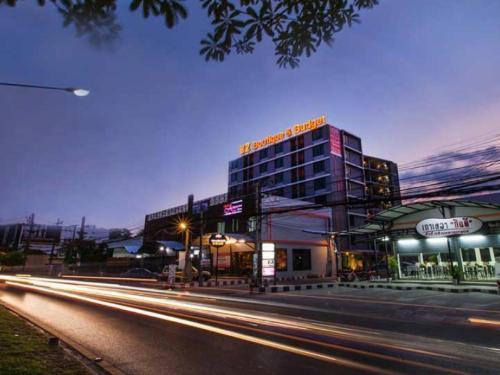 B2 Phuket Boutique & Budget Hotel - Tap to explore photos
