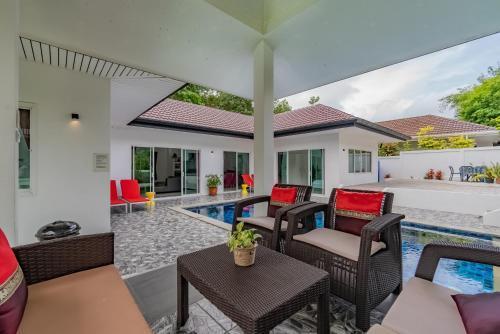Chalong - 4 Bedroom Private Pool Villa - Phuket - Tap to explore photos