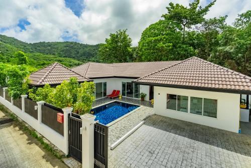 Chalong - 4 Bedroom Private Pool Villa - Phuket Room Type - Villa with Private Pool