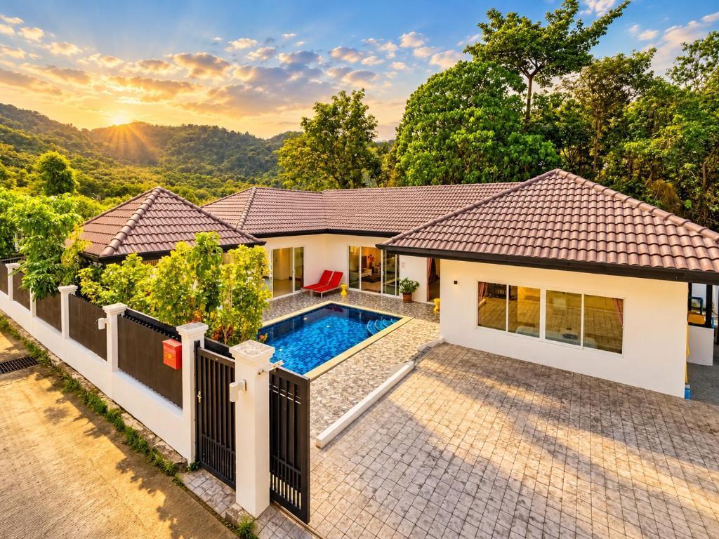 Chalong - 4 Bedroom Private Pool Villa - Phuket