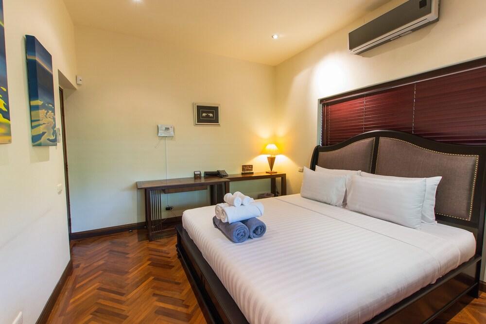 Viola Pool Villa Room Type - Villa, 3 Bedrooms, Non Smoking, Kitchen