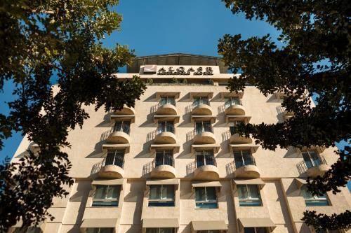 ALQasr Metropole Hotel - Tap to explore photos