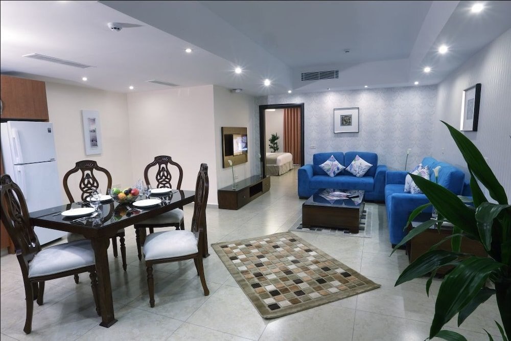 City Rose Hotel Suites Room Type - Executive Suite, City View