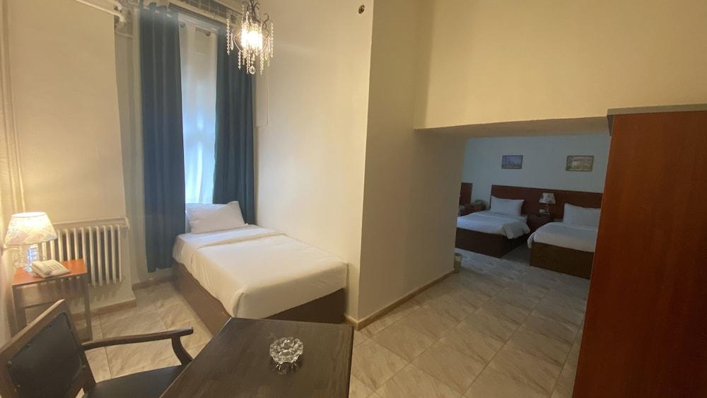 New Park Hotel Room Type - Quadruple Room