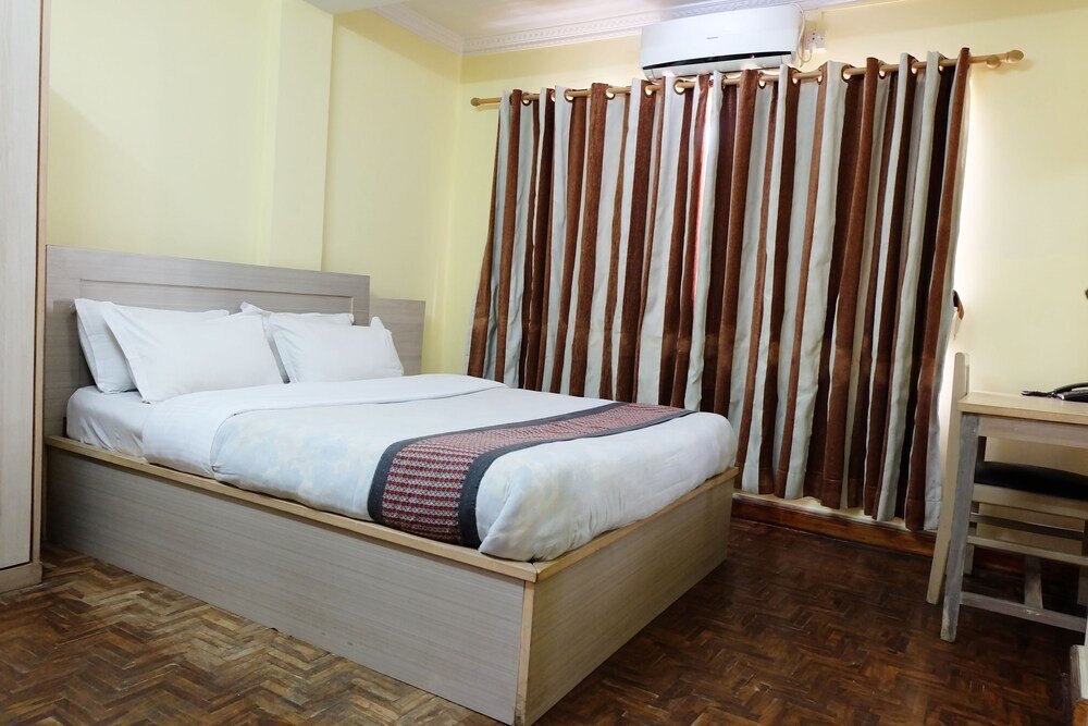 Hotel Mountain Gateway Room Type - Deluxe Double Room