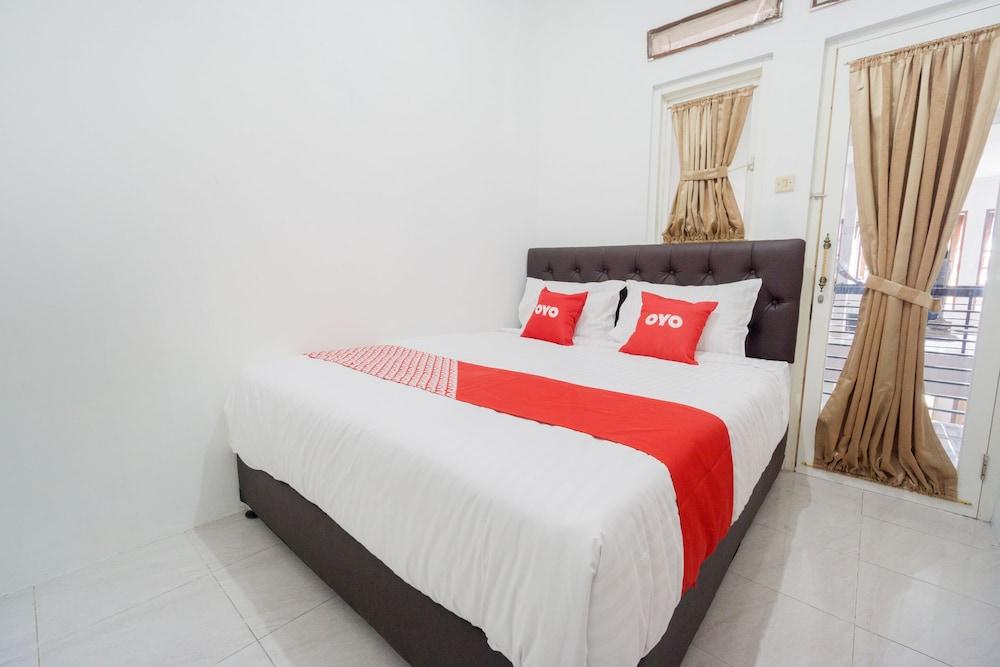 OYO 1941 Aaa Residence Syariah