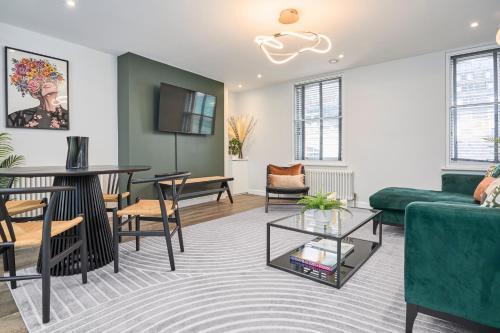 Be London - The Chinatown Residences - Tap to explore photos