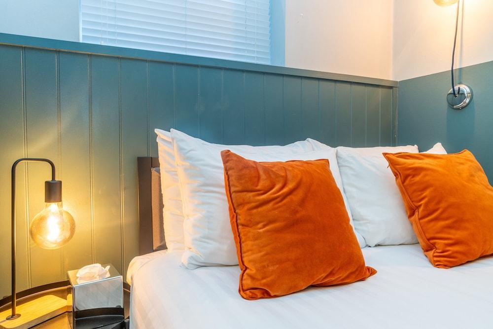 Croft Court Hotel Room Type - Comfort Double Room, Ensuite (Small ) Croft Court Hotel Room Type - Comfort Double Room, Ensuite (Small )