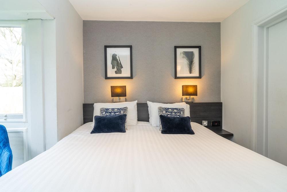 Croft Court Hotel Room Type - Triple Room, Ensuite, Garden View