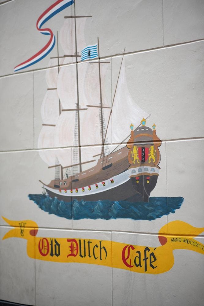 Hotel Internationaal - Tap to explore photos