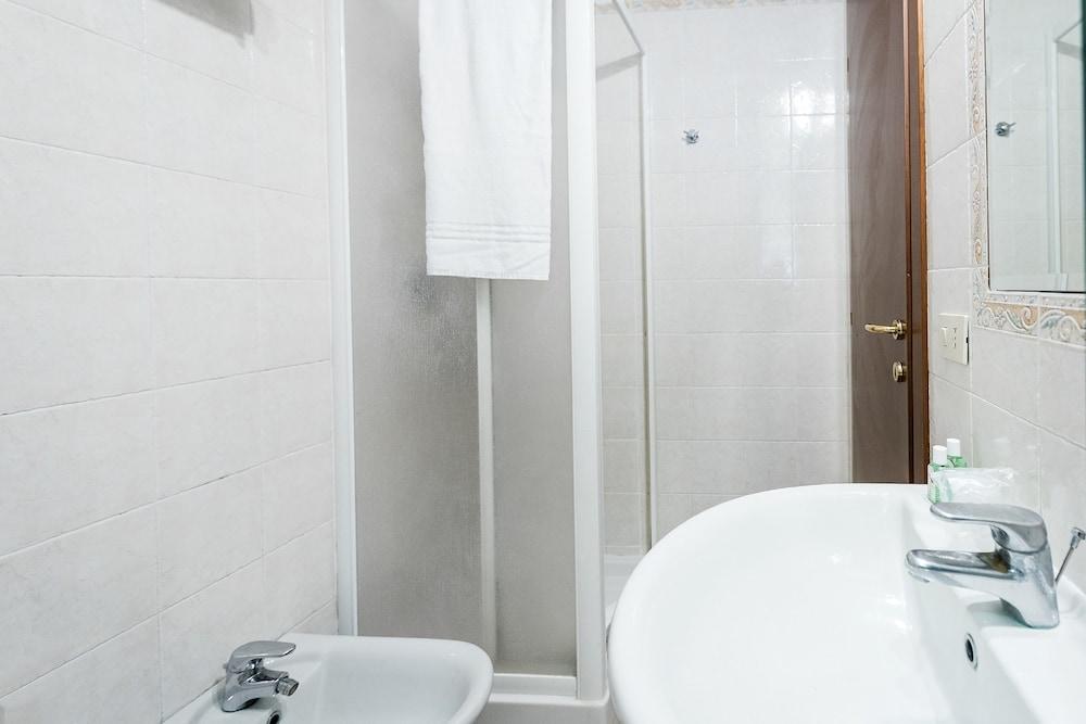 Hotel La Villetta - Tap to explore photos