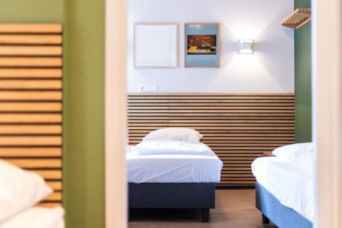Weber Hotel 117 Room Type - Five Person Room