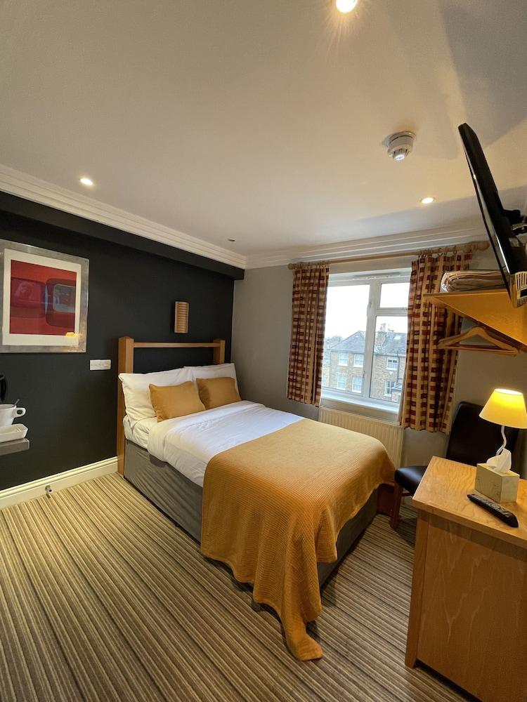 Shandon Hotel Room Type - Economy Double Room
