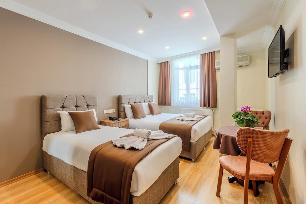 Silviya Room Type - Standard Room, 2 Twin Beds