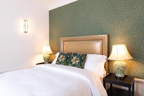Gunmakers Room Type - Standard King Room