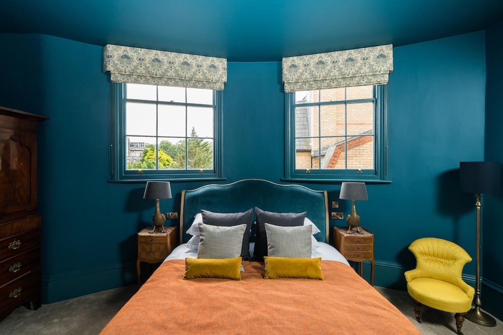 Aragon House Room Type - Deluxe Super King Double