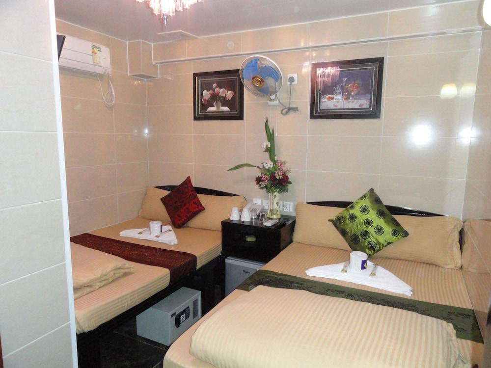Davao Hostel Room Type - Basic Twin Room