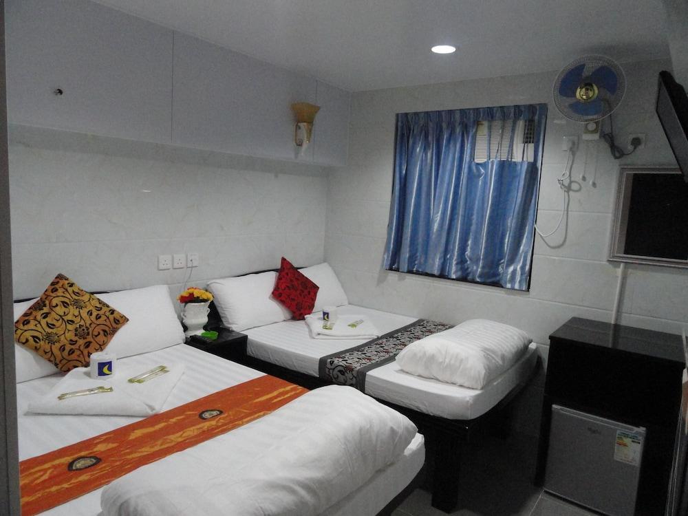 Davao Hostel Room Type - Basic Triple Room