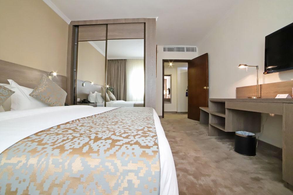 The Sanrock By Le Reve Hotels Room Type - Standard Room, 1 King Bed