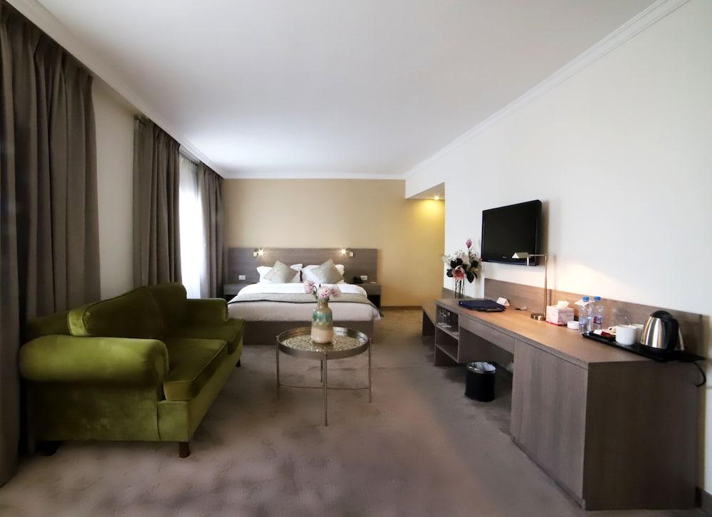 The Sanrock By Le Reve Hotels Room Type - Junior Room, 1 King Bed
