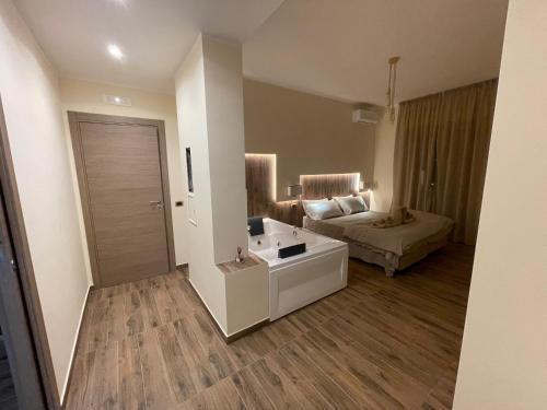 JSK Suite Room Type - Double Room with Spa Bath