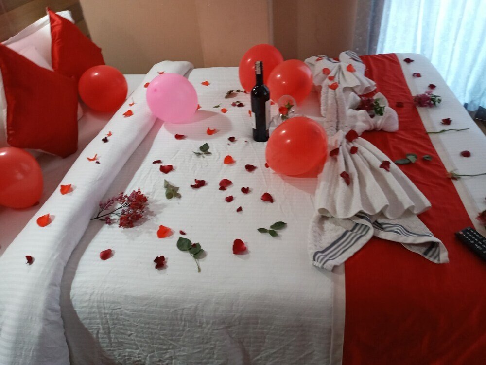 Hotel Fewa Suites - Tap to explore photos