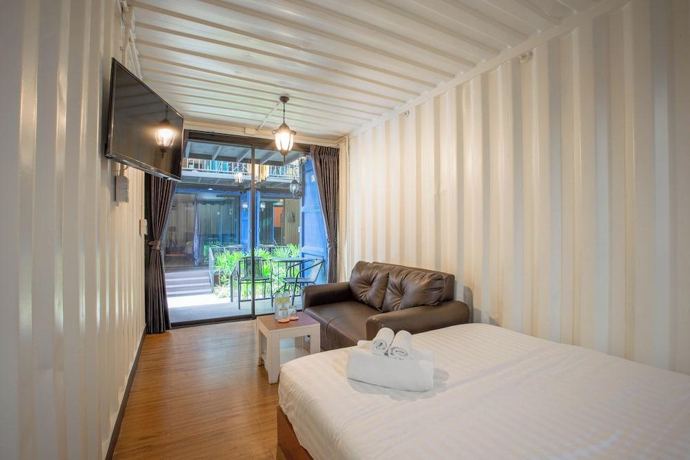 Tuscany Land Resort Donmuang - Tap to explore photos