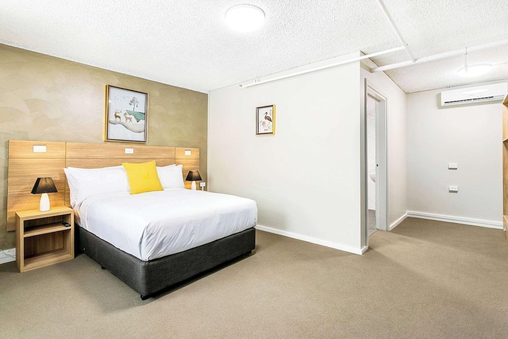 Quality Inn Sunshine Haberfield Room Type - Room, 1 Double Bed, Accessible, Non Smoking