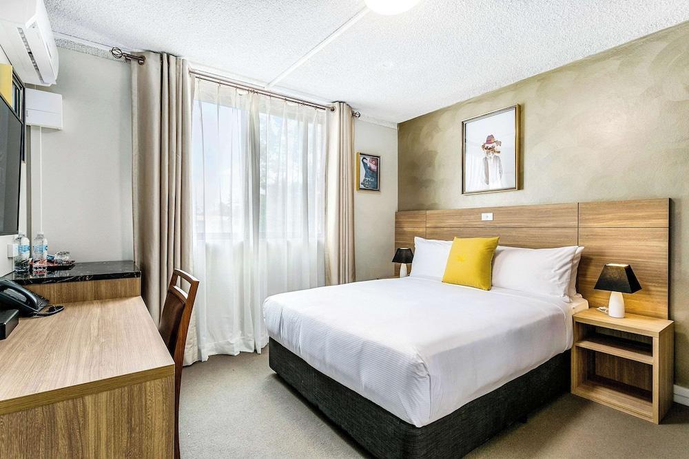 Quality Inn Sunshine Haberfield - Tap to explore photos