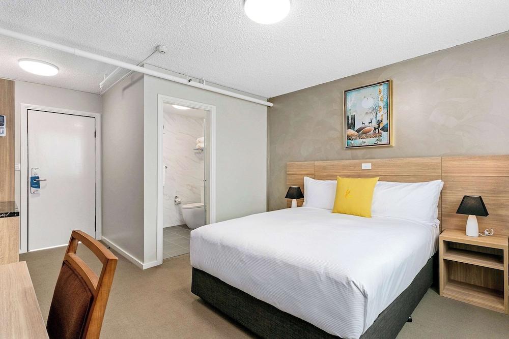 Quality Inn Sunshine Haberfield Room Type - Room, 1 Queen Bed, Non Smoking