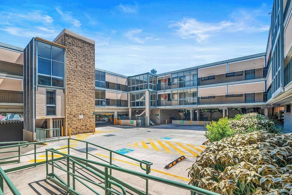 Quality Inn Sunshine Haberfield - Tap to explore photos