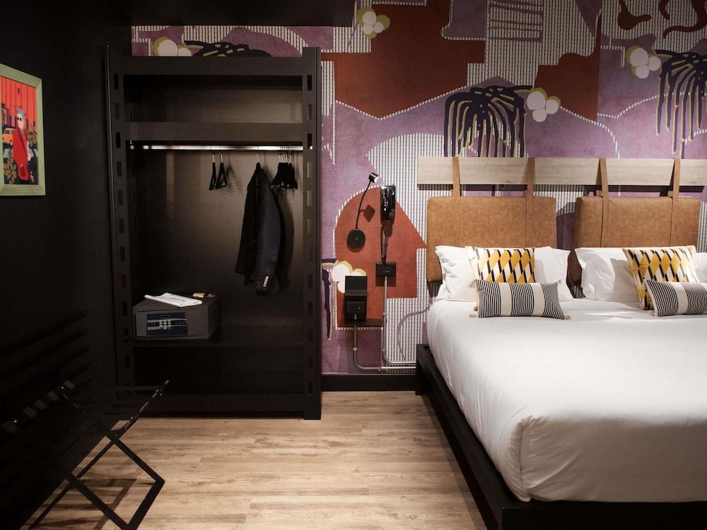 Mercure Roma Cinecittà Room Type - Superior Room, 1 Double Bed (Classic)