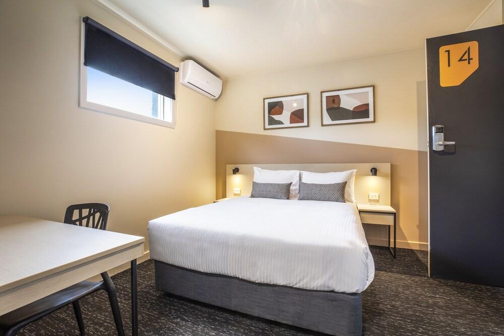 Nightcap at Manhattan Hotel Room Type - Compact Queen