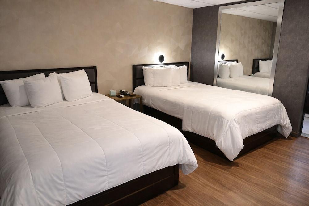 Cabana Hotel Yankee Stadium Room Type - Deluxe Double Room