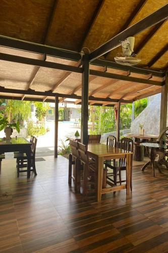Tann Anda Resort - Tap to explore photos