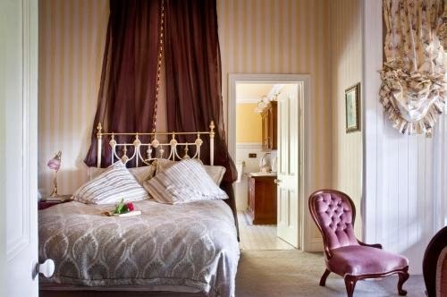 Burnbank Room Type - Double Room with Balcony