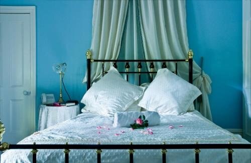 Burnbank Room Type - Suite with Balcony