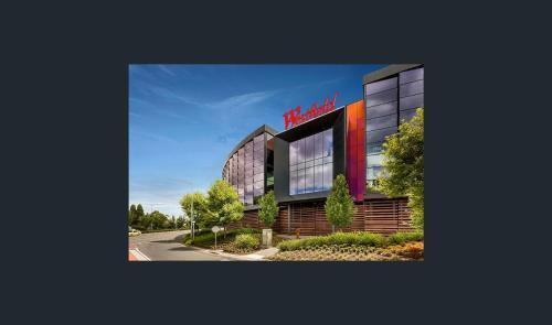 Doncaster Westfield Home Stay Room Type - Standard Twin Room with Shared Bathroom