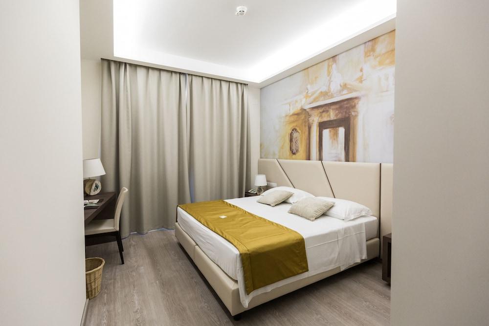 Villa Cavalletti Room Type - Classic Double or Twin Room (Grand Tour Classica Vista Roma) Villa Cavalletti Room Type - Classic Double or Twin Room (Grand Tour Classica Vista Roma)