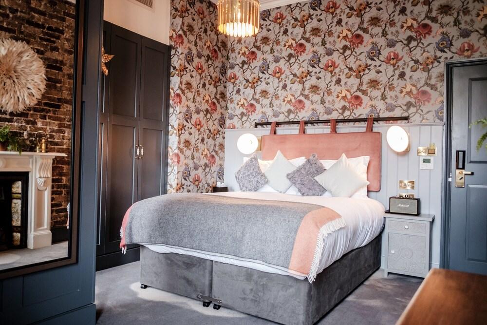 Half Moon Room Type - Classic Double Room