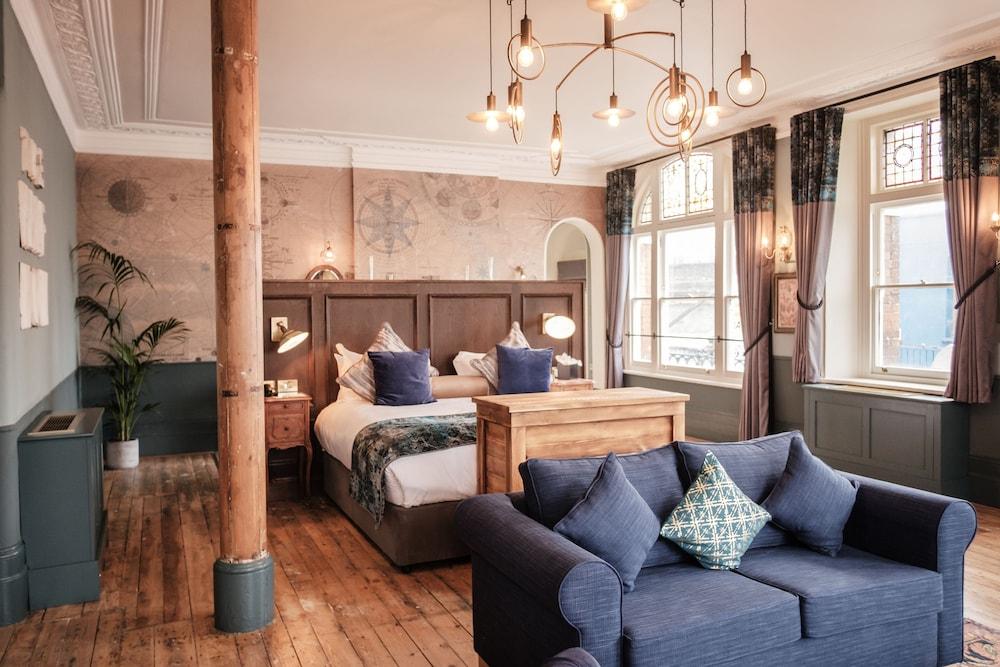 Half Moon Room Type - Suite