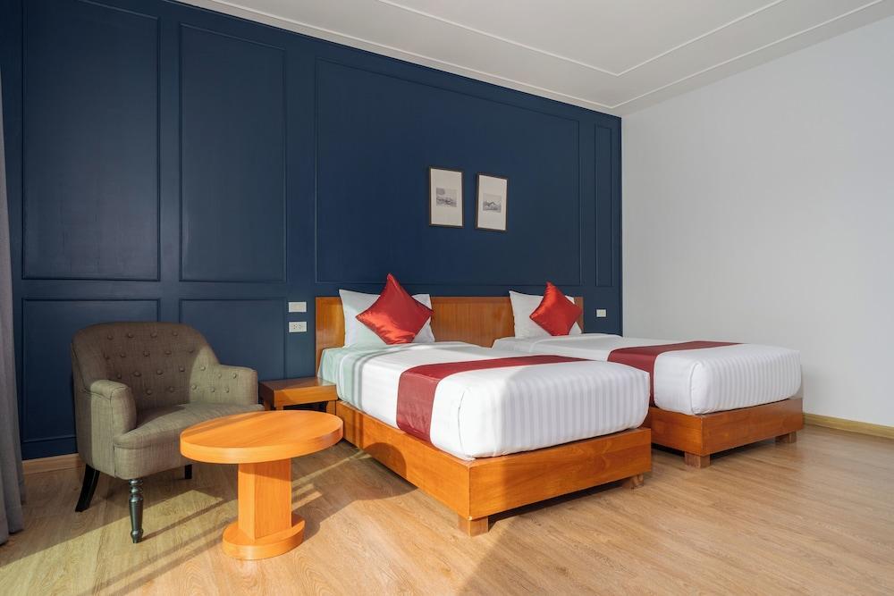 Phuket La Siesta Room Type - DeLuxe Twin Room with Pool Access.