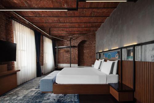 DeCamondo Galata, a Tribute Portfolio Hotel - Tap to explore photos