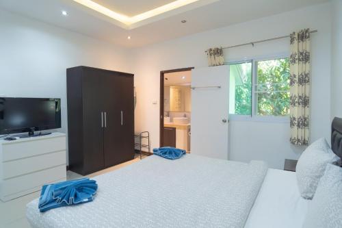 Jungle Apartment 2 Bedrooms Private Pool - Tap to explore photos
