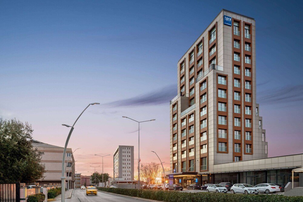 Tryp by Wyndham Istanbul Topkapi - Tap to explore photos